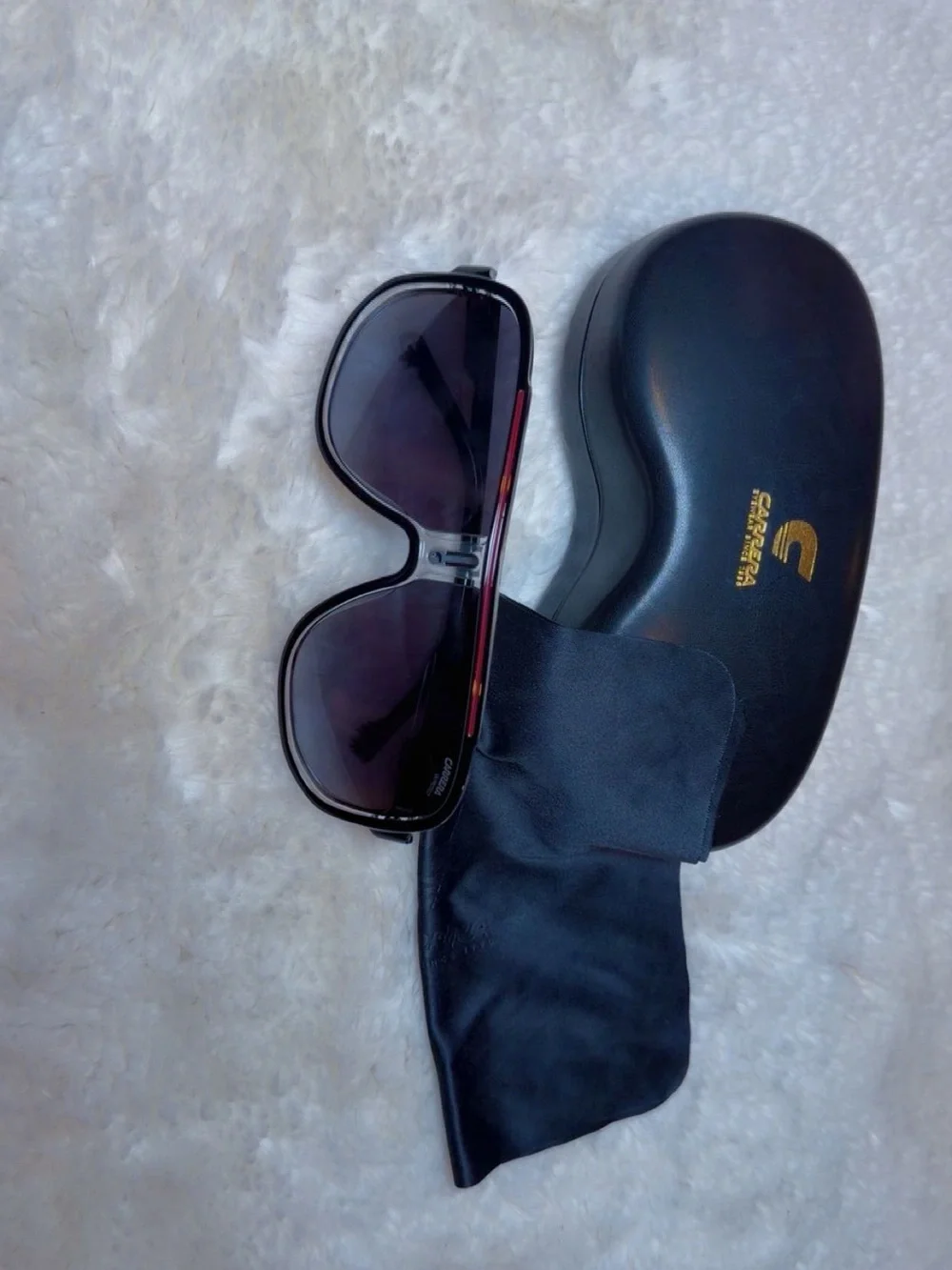 Oversized Black Gradient Lens Sunglasses with Case